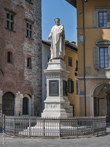 Prato (Tuscany, Italy), historic square with statue of Francesco Di Marco Datini, made by Riccardo Cameli 15/08/2012