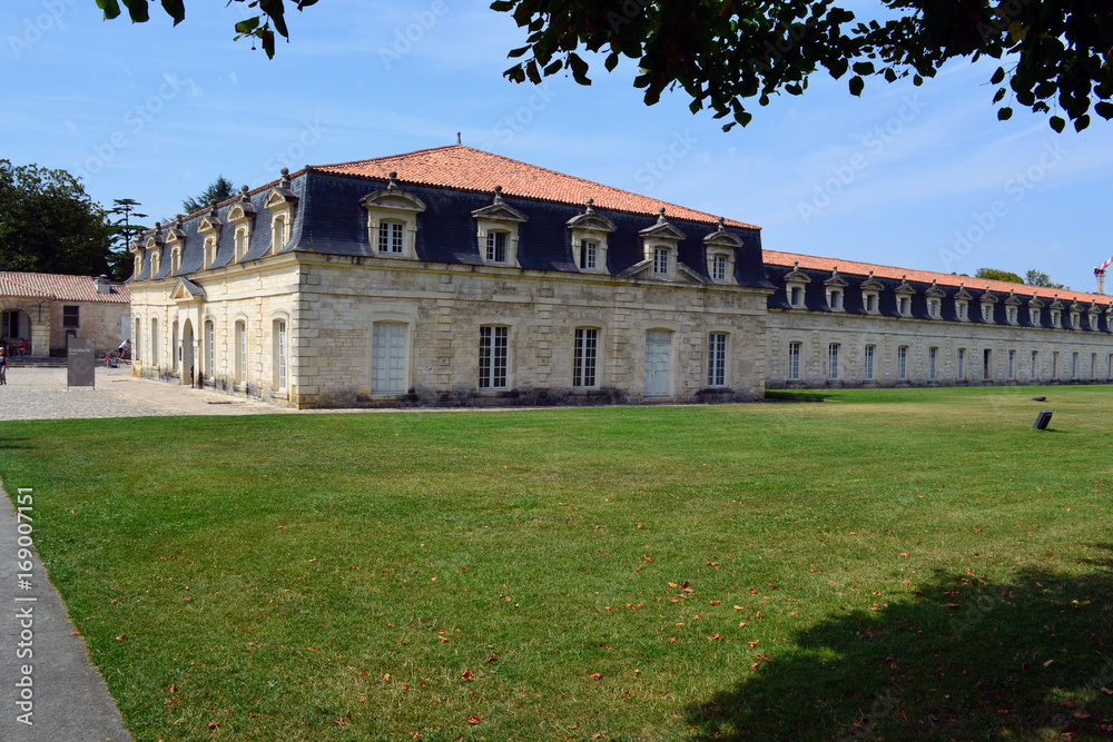 Corderie royale - Rochefort , crée par Louis XIV, un site chargé d'histoire à découvrir le temps d'un week-end.