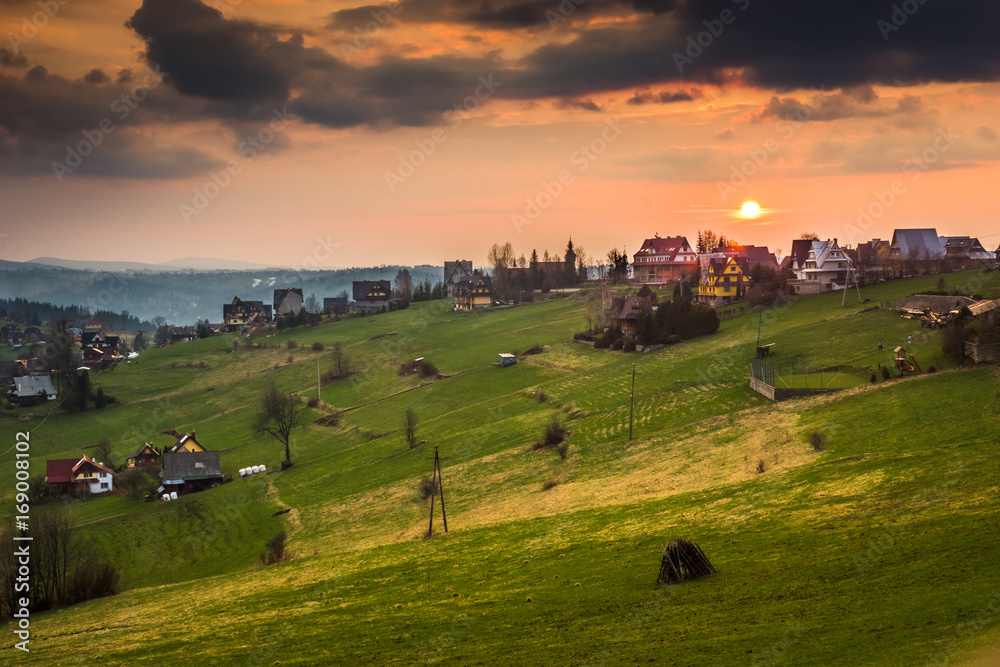 Obraz premium Sunset over Gliczarow Gorny village near Zakopane, Poland