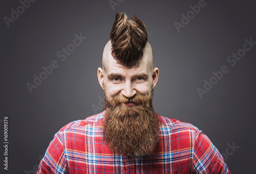 Foto Young trendy man portrait