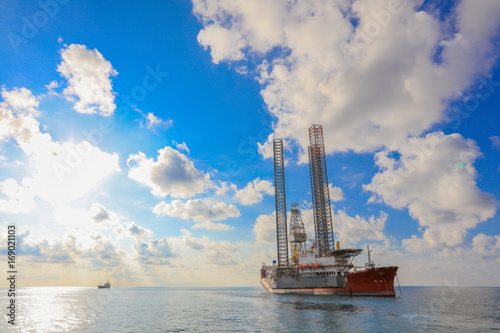 Jack up rig legs Transportation