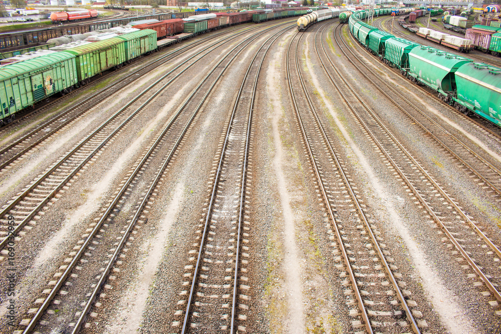 Obraz premium Railway tracks and wagons