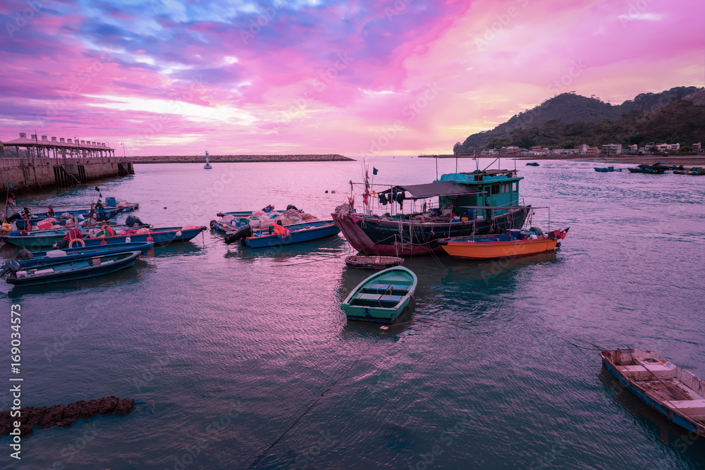 Fototapeta premium Sunset in Tai O fishing village, Hong Kong