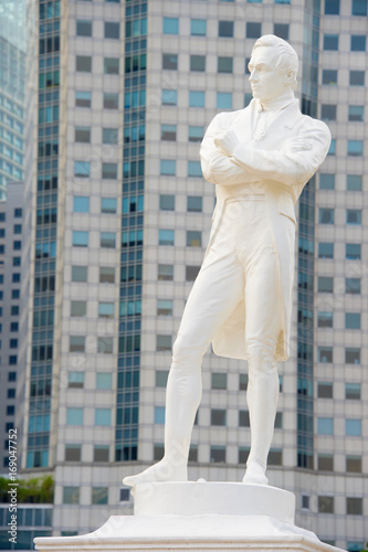 Tomas Stamford Raffles monu...