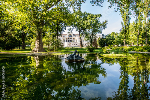 Palais Lichtenstein, Sommerresidenz Lichtenstein und Garten Lichtenstein in Wien, Österreich photo