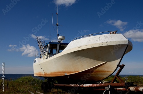 Boat waiting for transport © akurikka