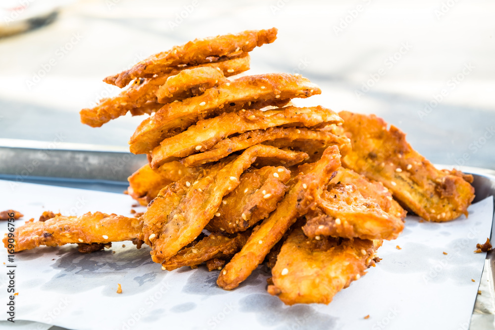 Deep-fried sliced banana