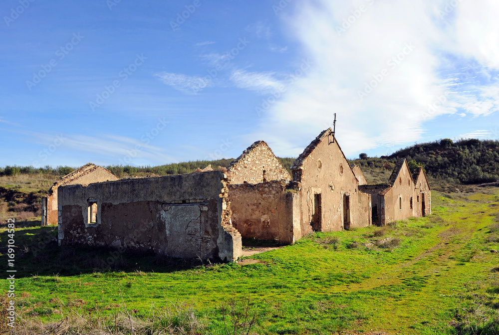 Antiguo poblado minero del Cerro del Hierro en San Nicolás del Puerto, Sierra Norte de Sevilla, Andalucía, España
