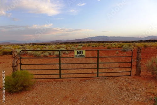 Betreten verboten - Eingangstor einer Ranch