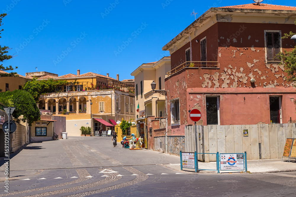 Obraz premium Alghero, Sardinia, Italy. View of the old town
