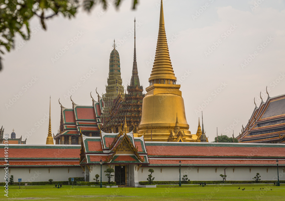 Fototapeta premium Wat Phra Kaew Temple, Bangkok, Thailand