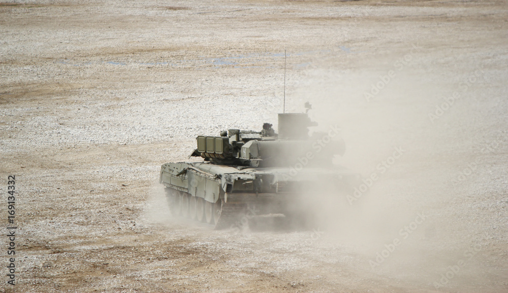 Russian tanks jumping on the demonstrations, forum Army 2015 Russian tanks jumping on the demonstrations, forum Army 2015