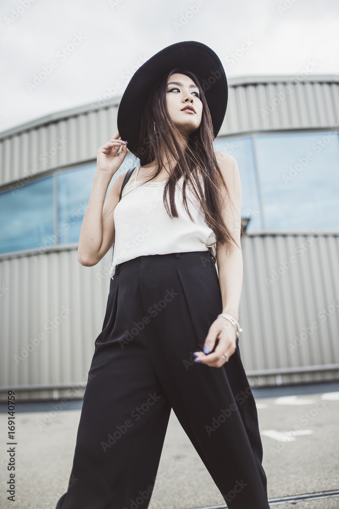 Urban Girl Urban Girl
