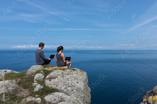 Couple de nomades numériques