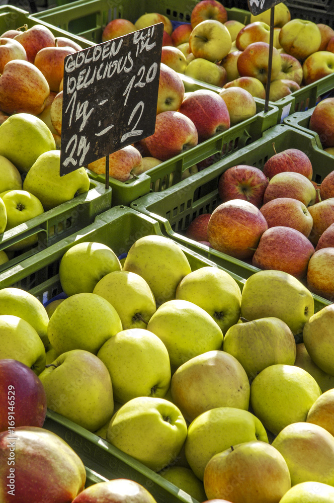 Äpfel am Markt, Österreich, Wien, 5. Bezirk, Naschmarkt Äpfel am Markt, Österreich, Wien, 5. Bezirk, Naschmarkt