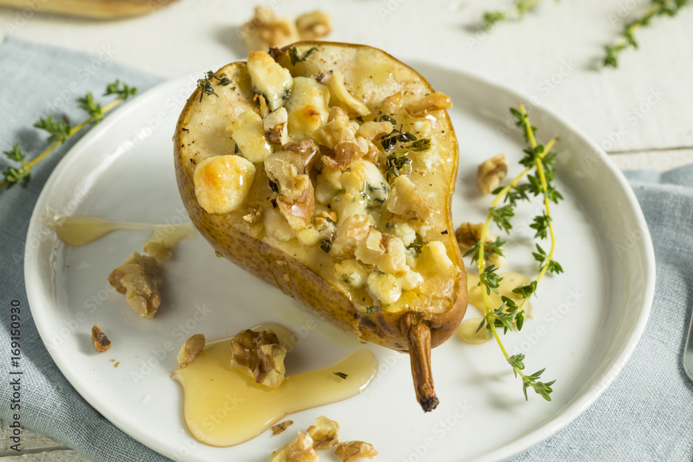 Homemade Baked Pears with Blue Cheese Homemade Baked Pears with Blue Cheese
