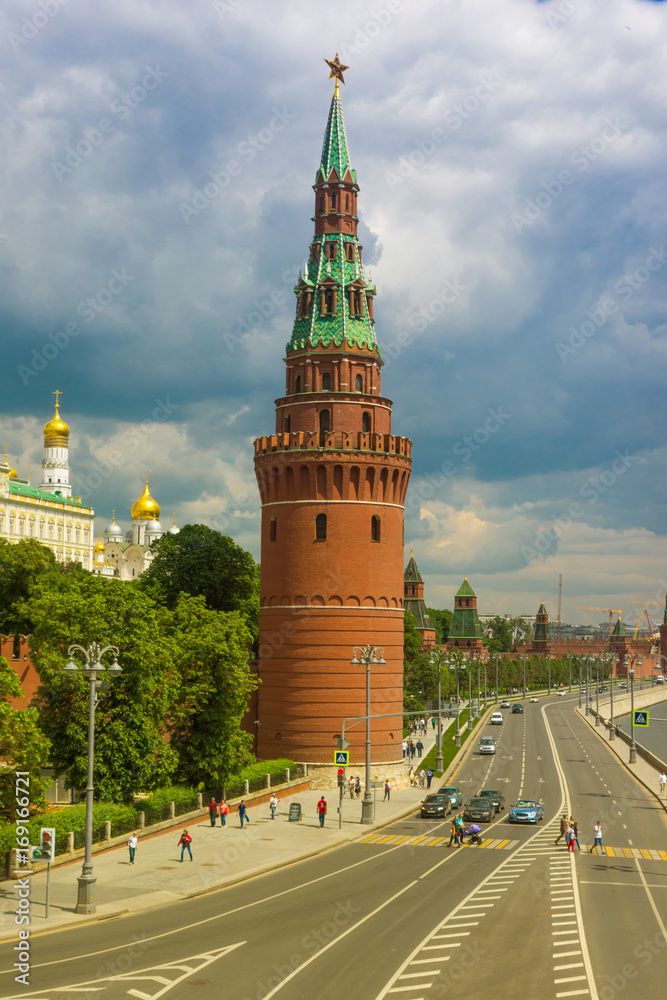 Kremlin and the road with the markings - a summer day before the rain