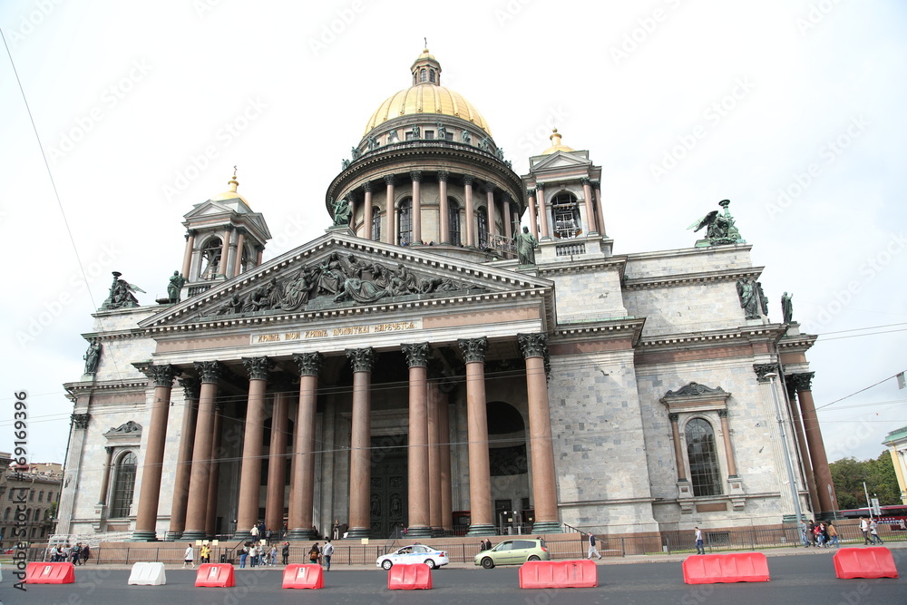 St. Isaac's Cathedral is the temple of St. Petersburg, an outstanding example of Russian religious architecture. It was built in 1858.