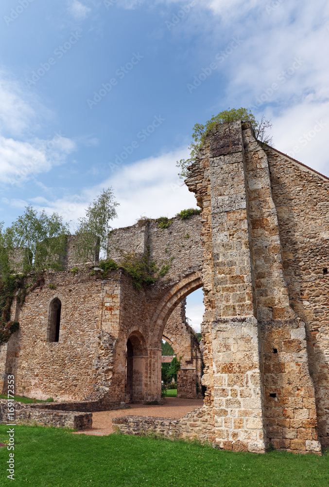 Abbaye des Vaux de Cernay  en île de France
