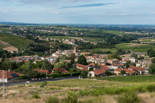 Village typique de Salles-Arbuissonas-en-Beaujolais dans le Beaujolais en France