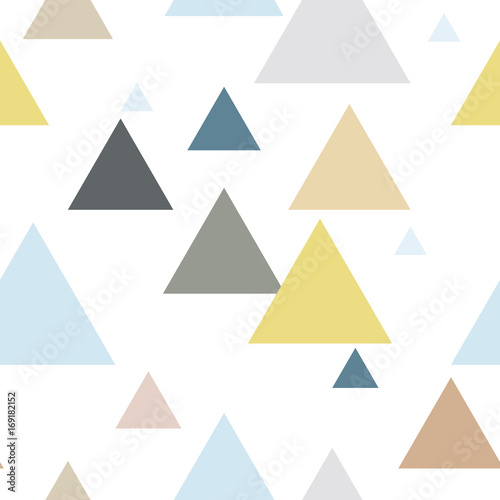Naklejki na drzwi Geometryczny wzór w trójkąt w kolorach niebieskim, żółtym, brązowym i szarym - Styl skandynawski