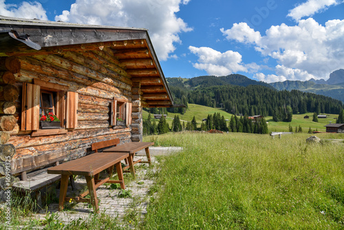 Alm-Idylle in Südtirol mit uriger Hütte photo