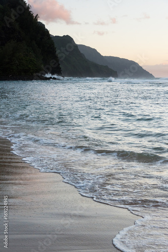 Beach sunset in Kauai // Ke'e Beach