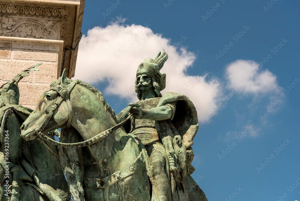 statua statua