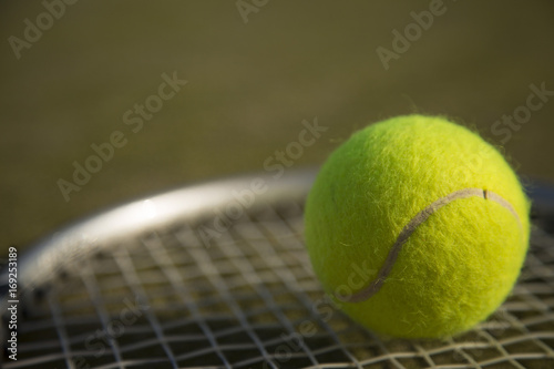 pallina da tennis © Lucaeffestock