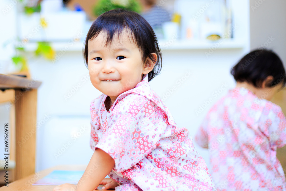 浴衣を着ている子供 浴衣を着ている子供