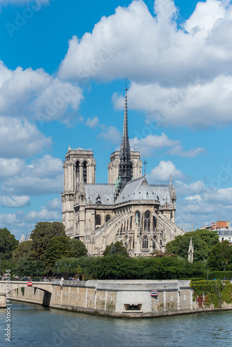  Paris, Notre-Dame cathedral in the ile de la Cite, sunny day