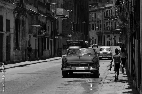 Classic car in Cuba © cristnav