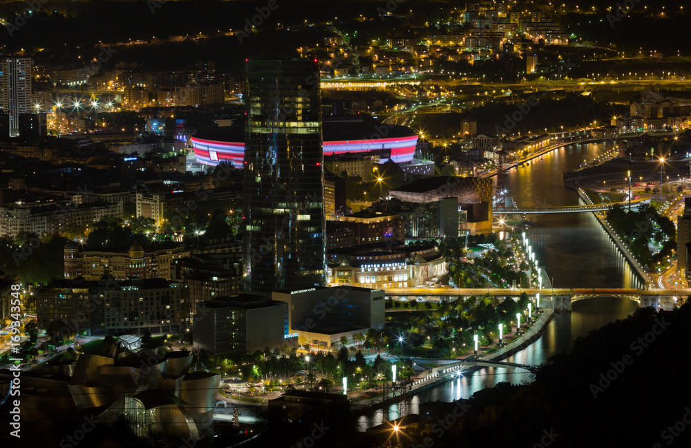 Vistas de San Mames y Bilbao desde lo más alto de la ciudad
