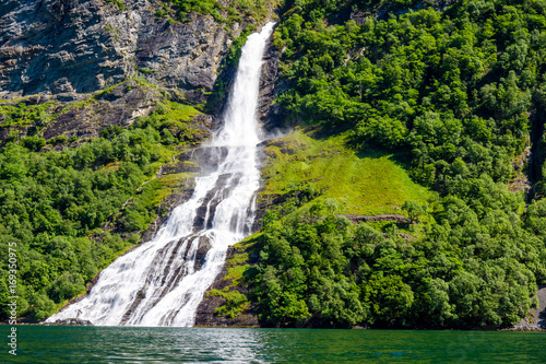 Obraz na płótnie Waterfall on mountain w salonie