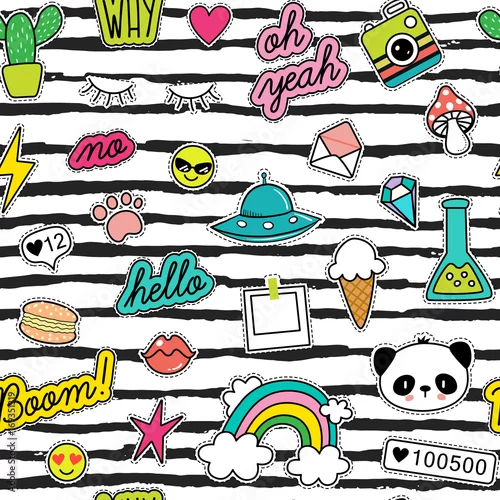 Tapety Lata 80. moda wektor wzór z łatami pop art, szpilki, odznaki i naklejki