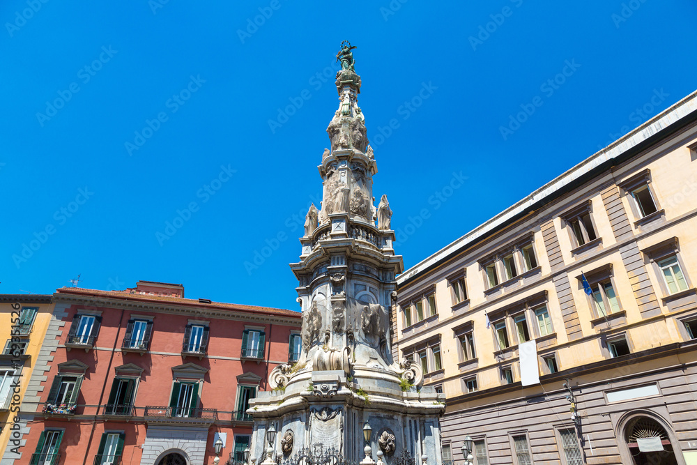 Naklejka premium Obelisk Guglia in Napoli