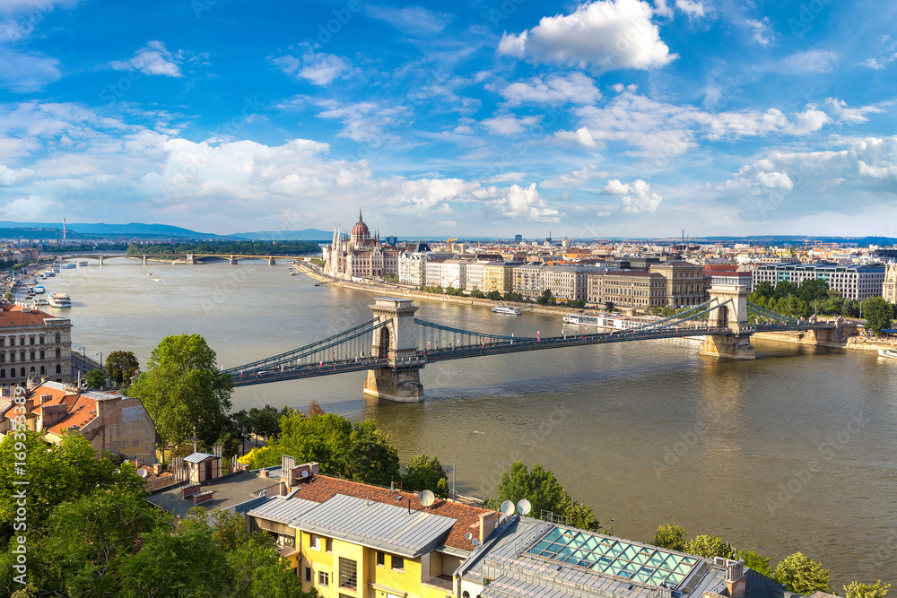 Fototapeta premium Panoramic view of Budapest