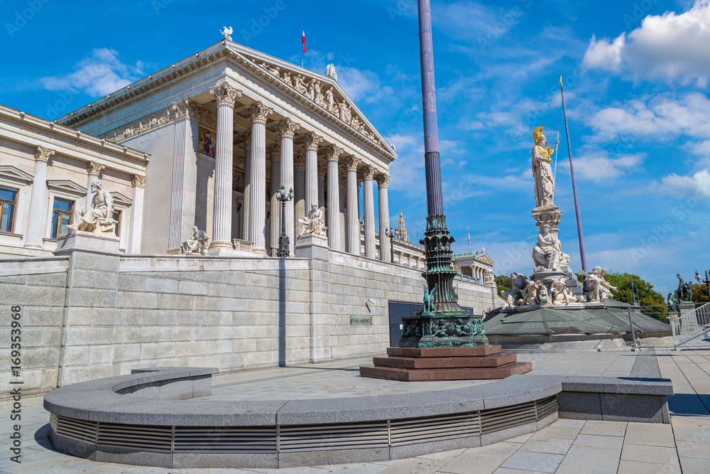 Obraz premium Austrian Parliament in Vienna