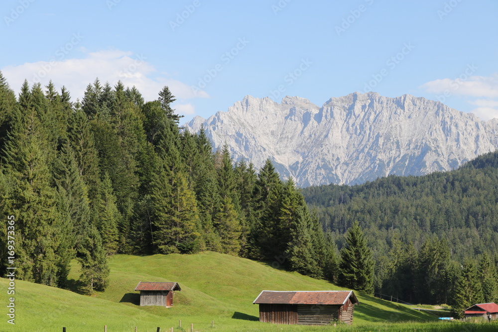 Heustadl im Karwendelgebirge in Bayern