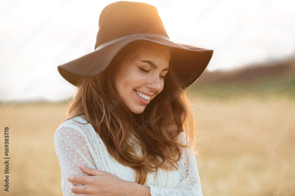 Close up portrait of a beautiful smiling woman