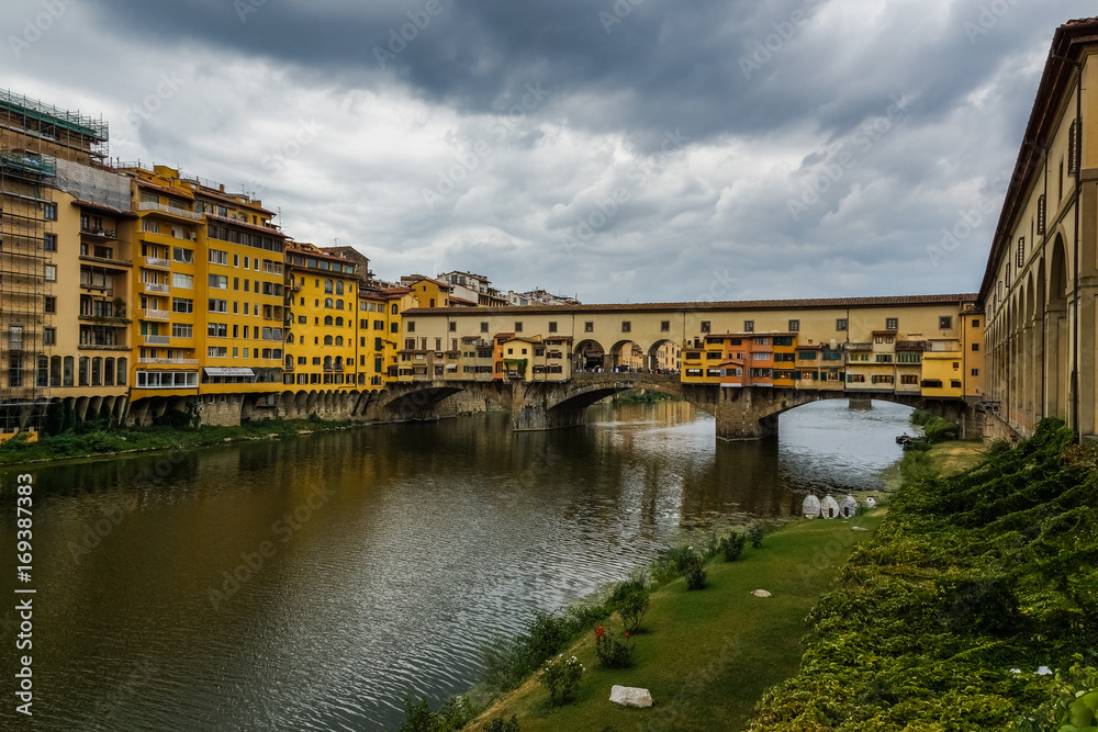 Fototapeta premium Ponte Vecchio over Arno river in Florence, Italy.