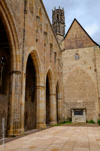 Ruine der Barf    erkirche in Erfurt