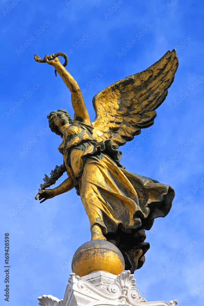 Obraz premium Winged Victory statue in Rome
