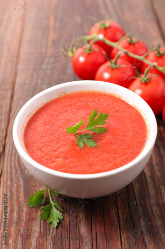 tomato sauce in bowl
