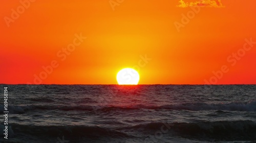 Fototapeta Naklejka Na Ścianę i Meble -  Beautiful sunset on the sea.