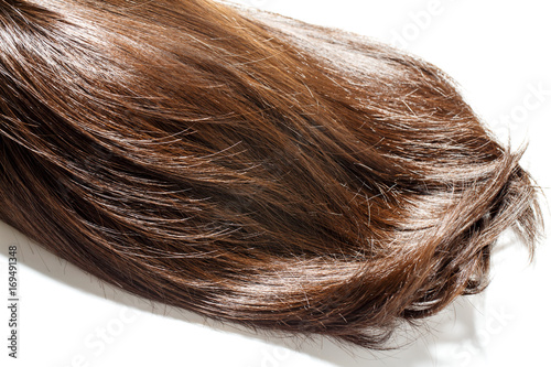 女性の茶色の髪