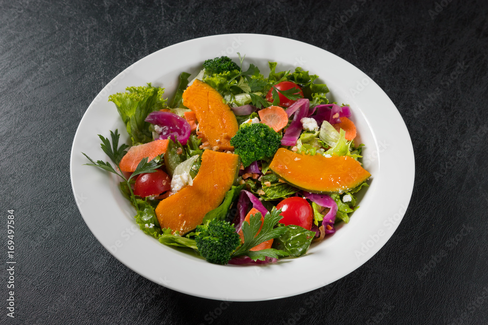 緑黄色野菜のサラダ Yellow vegetable salad 緑黄色野菜のサラダ Yellow vegetable salad