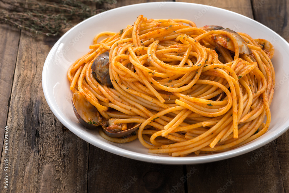 spaghetti shellfish with tomato sauce spaghetti shellfish with tomato sauce