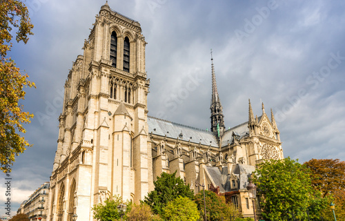 Notre-Dame de Paris en automne, Paris, France
