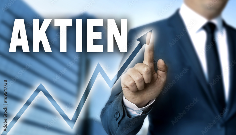 Aktien touchscreen wird von Geschäftsmann bedient Aktien touchscreen wird von Geschäftsmann bedient